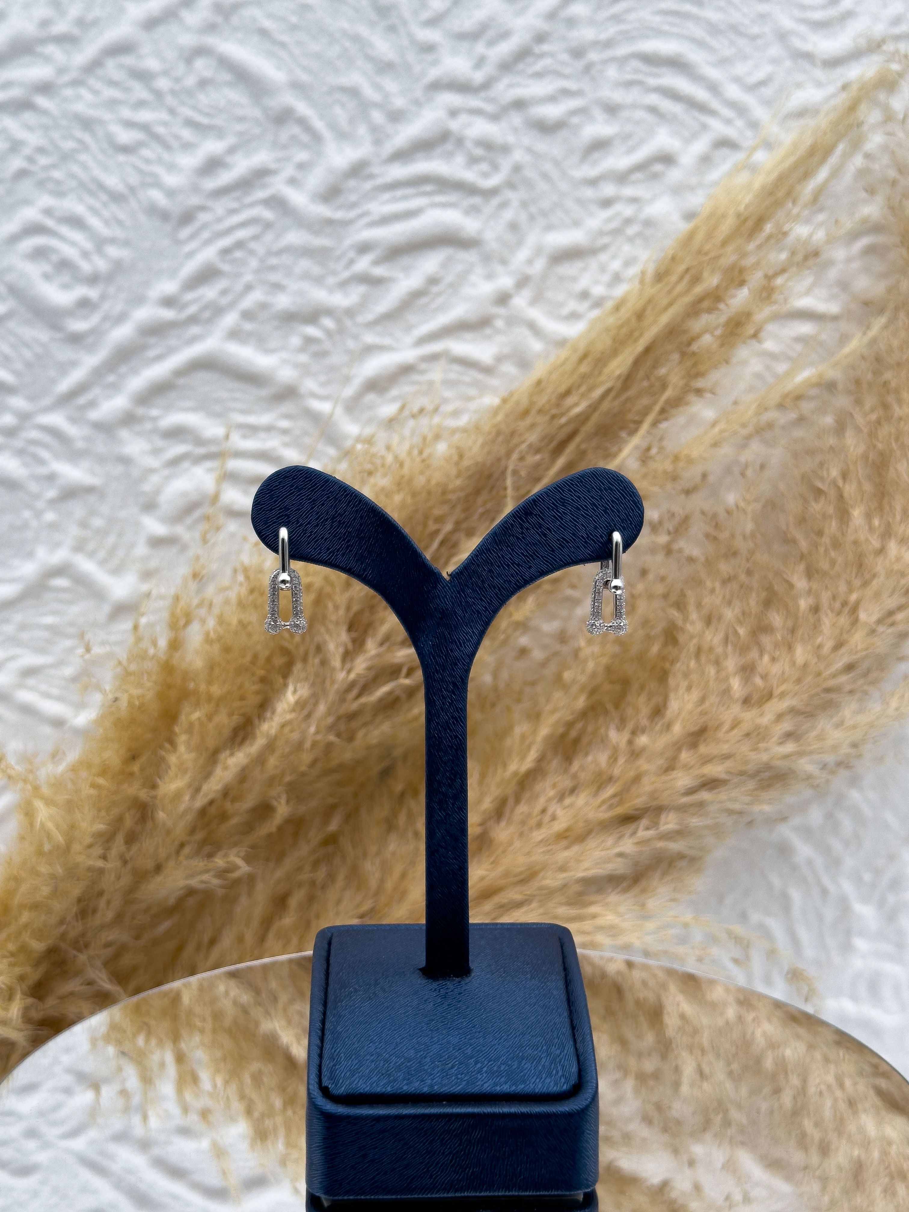 925 Ayar Gümüş Özel Tasarım Günlük Kadın Küpesi – Şık ve Hafif